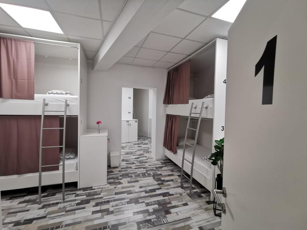 Hostel Book'N'Hook Stobrec Ngoại thất bức ảnh