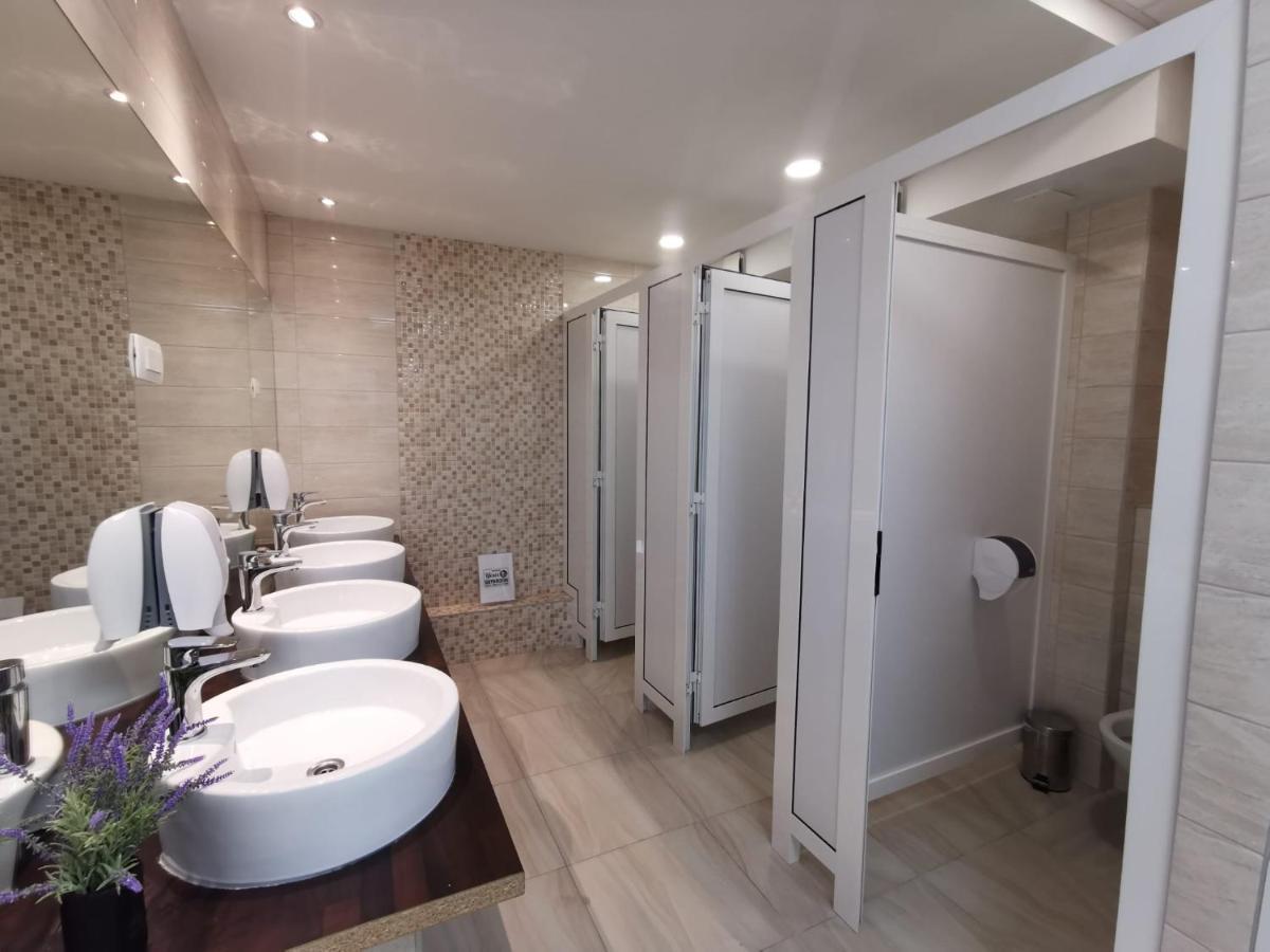 Hostel Book'N'Hook Stobrec Ngoại thất bức ảnh